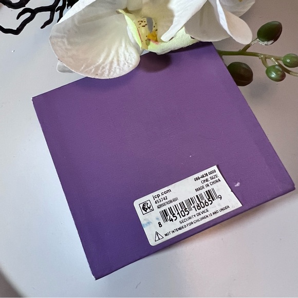 Silver Plated Heart Diamond Center Necklace NIB - Picture 6 of 6